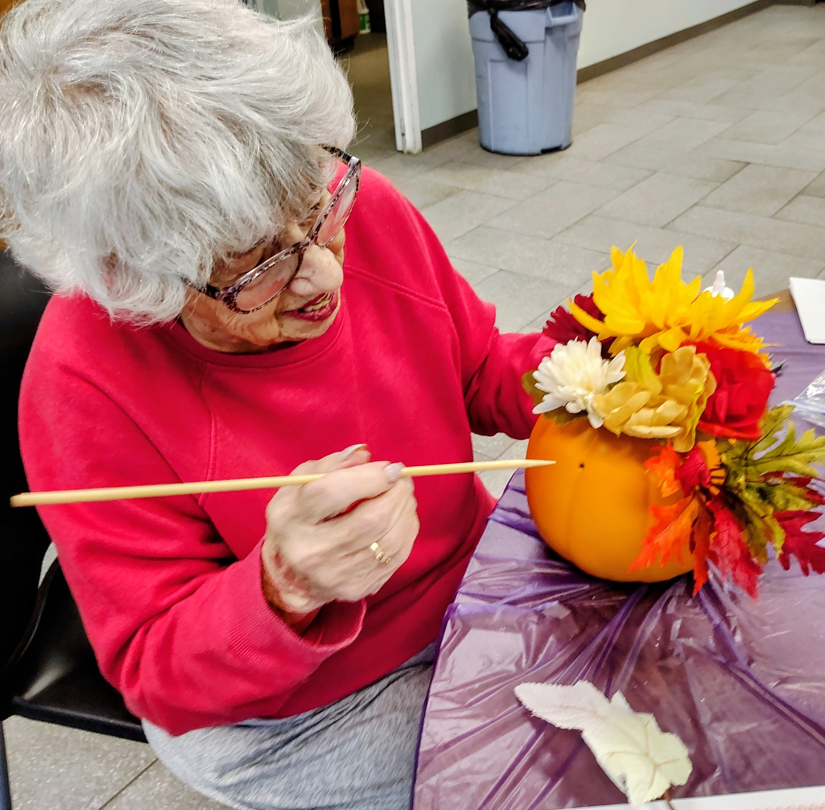 Holiday Pumpkin Crafting at Munger Apartments